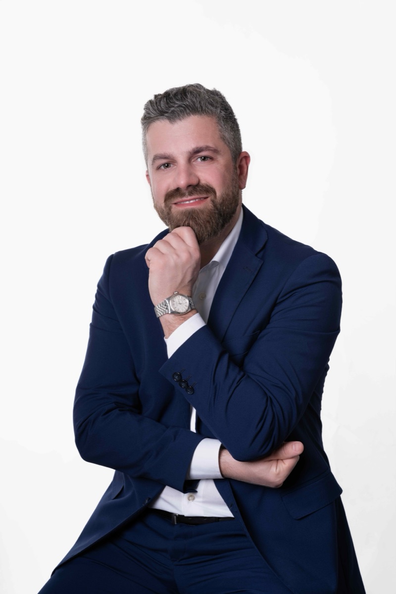 Luca Donati, GTM Engineer — costruisce siti e assistenti AI per professionisti e imprese tra Massa e la Versilia